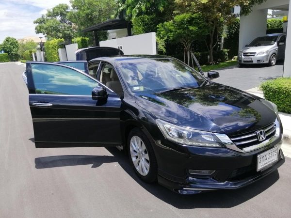 ขายรถมือสอง Honda Accord 2014  รุ่น 2.0 EL NAVI  AT